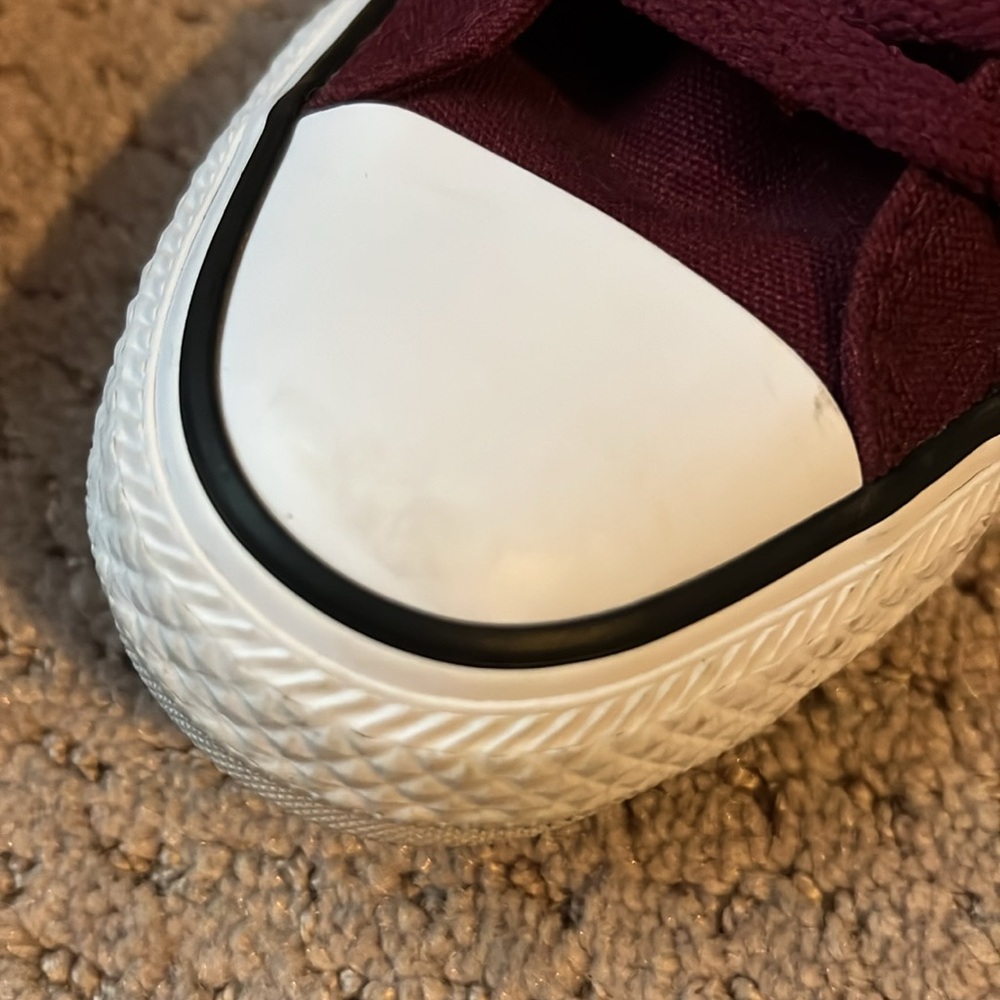 Woman’s converse sneakers - Picture 8 of 8